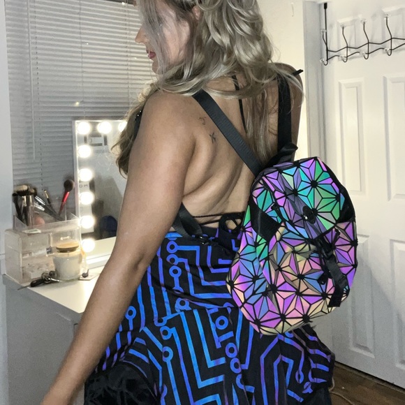 Geometric Reflective Luminous Backpack - Picture 15 of 16
